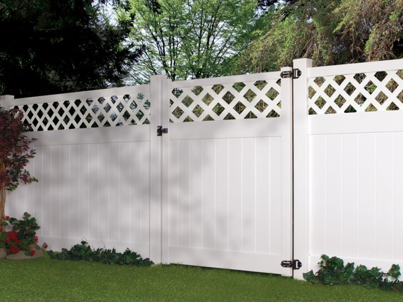 Popular Arrowwood Vinyl Fence Style Selected by our Savannah, Georgia Residents