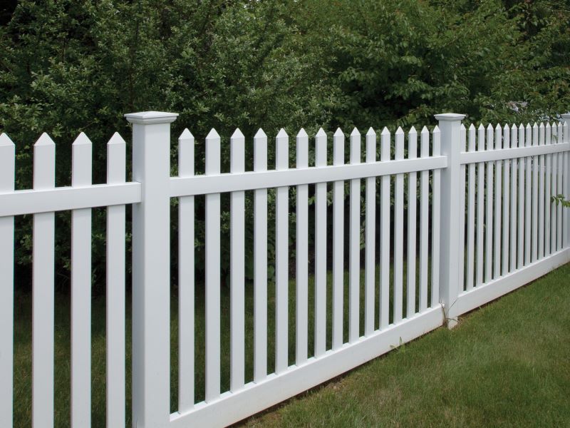 Popular Primrose Vinyl Fence Style Selected by our Savannah, Georgia Residents