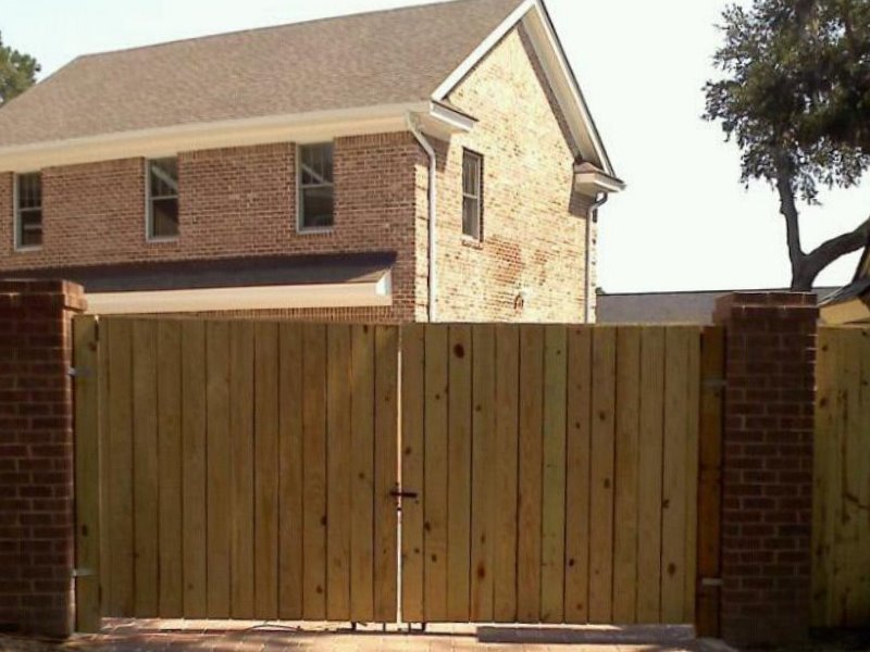 Board on Board Wood Fence Style Selected by our Georgia and South Carolina Residents