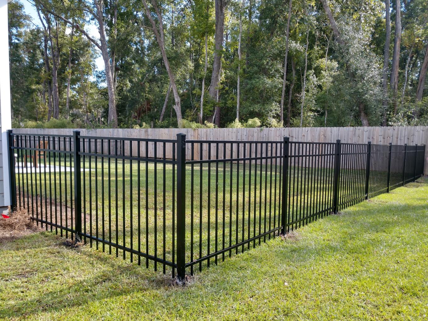 Hinesville GA Aluminum Fences