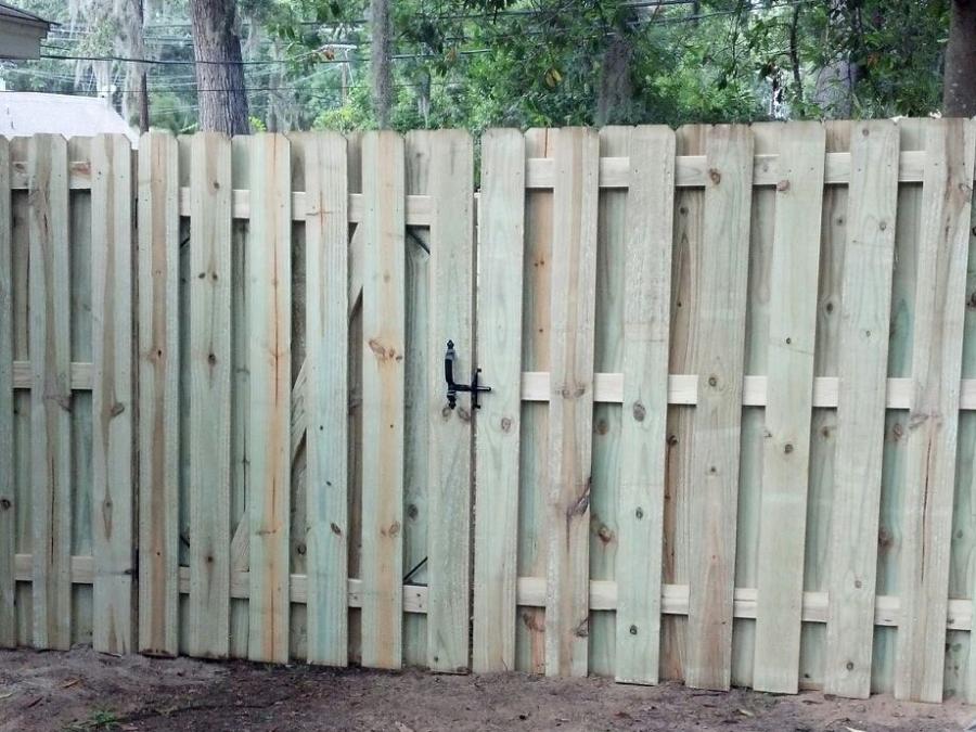 Hilton Head SC Shadowbox style wood fence
